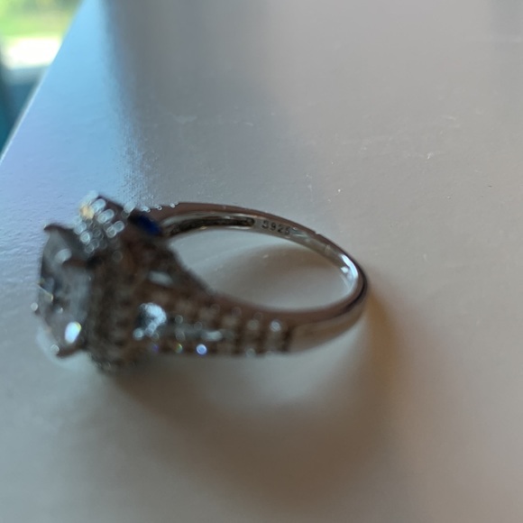 Sterling silver ring size 8 - Picture 5 of 6